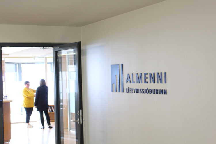 Um Almenna – Lífsverk